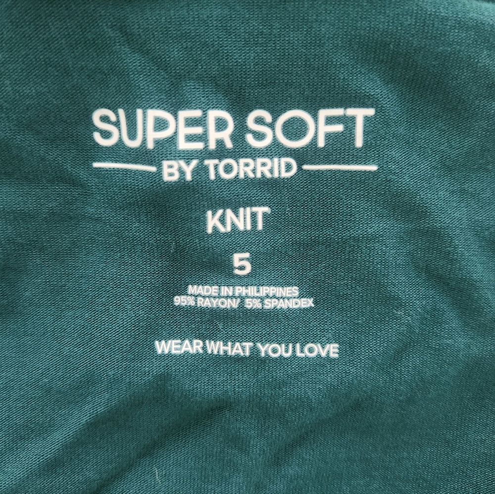 Torrid Supper Soft Lightweight Hooded Sweatshirt W/Open Front. - Picture 3 of 6
